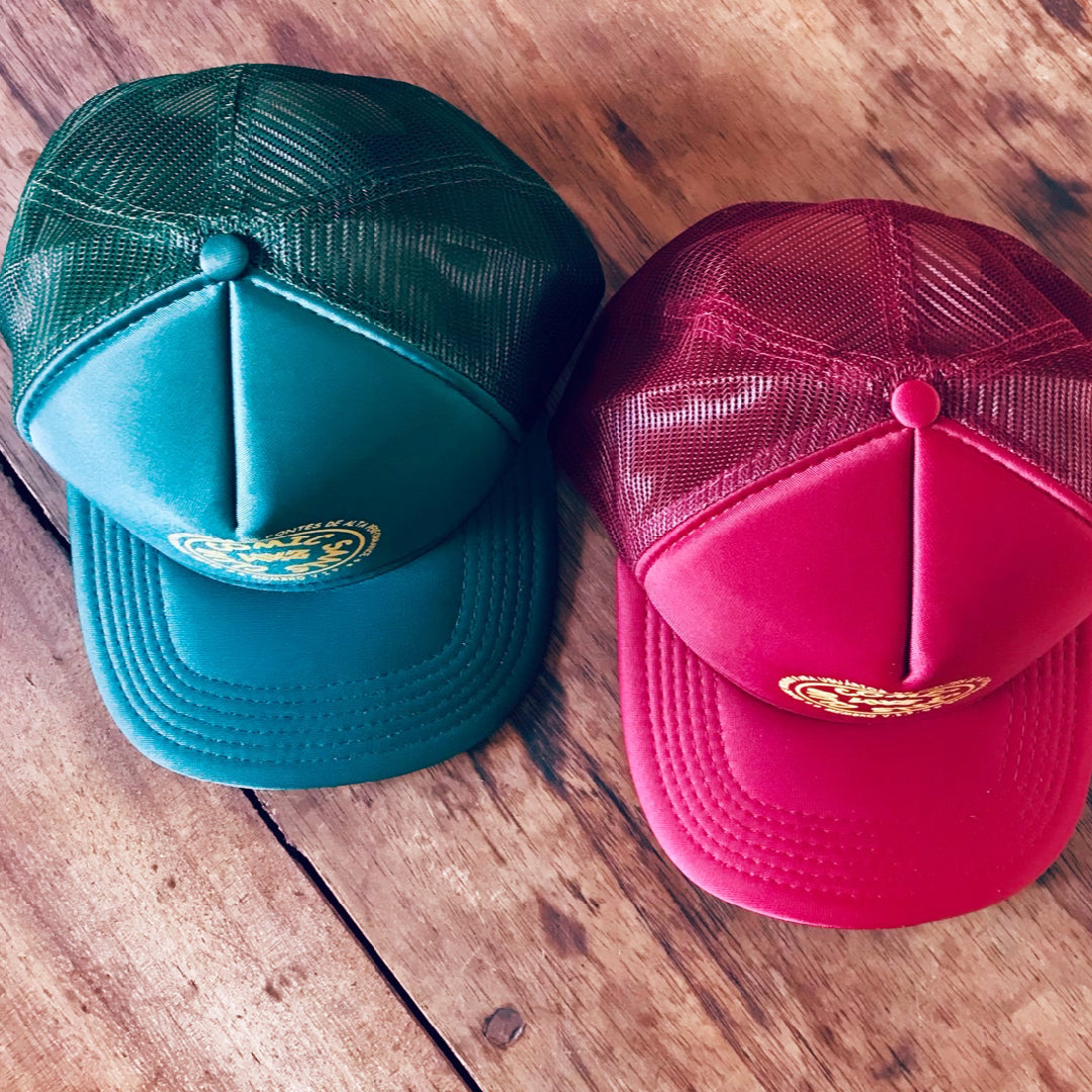 Boné Trucker "COMIC SANS CLUB"