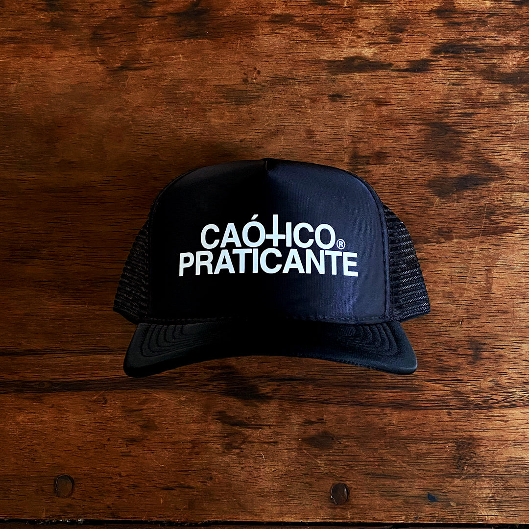 Boné Trucker "CAÓTICO PRATICANTE"