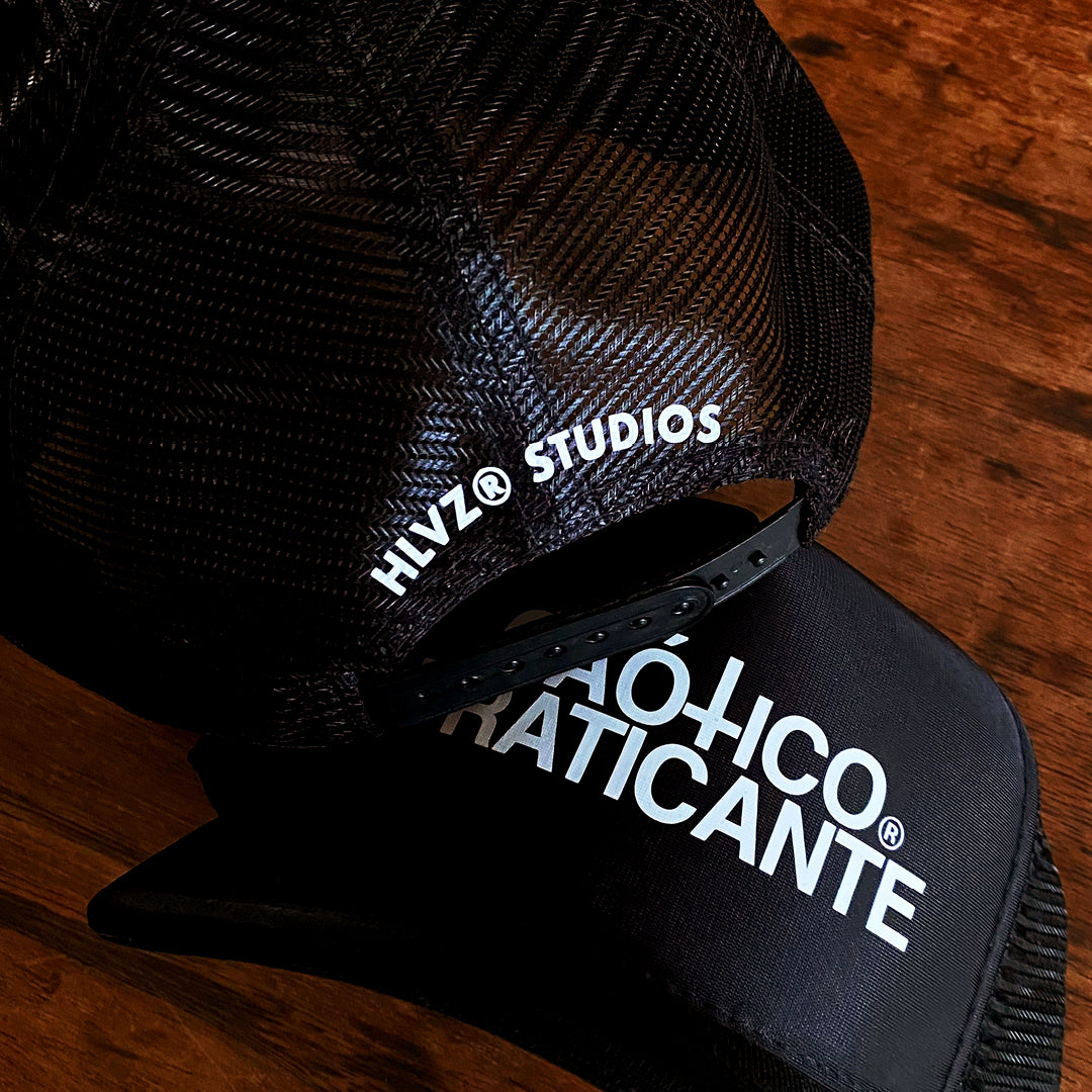 Boné Trucker "CAÓTICO PRATICANTE"